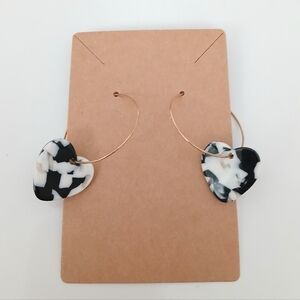 Fashion Jewelry Black and White Heart Earrings